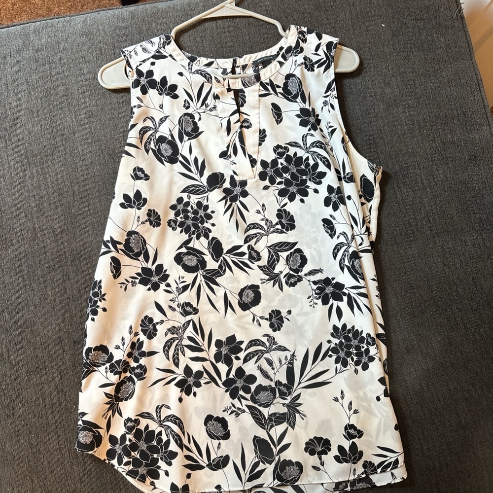 Ann Taylor Black and White Floral Blouse